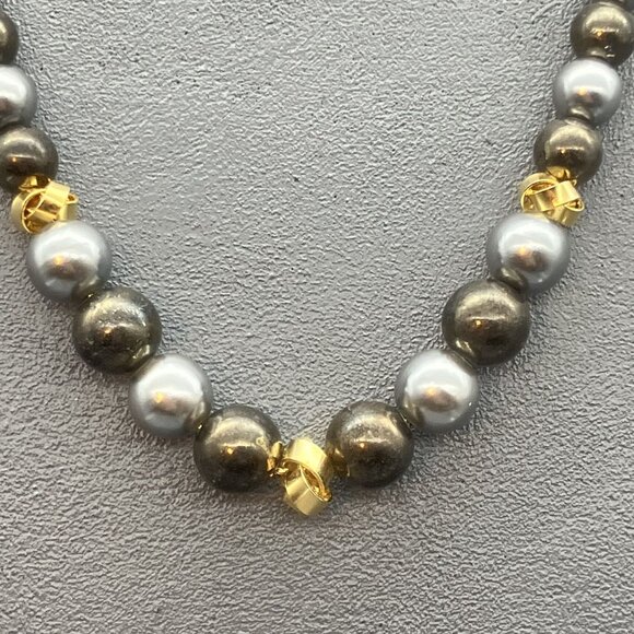 JFT Graduated Knot Necklace  24 In Vintage Gray Beaded Gold Push Clasp Classic - Picture 2 of 8